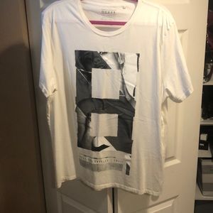 Guess Tshirt
